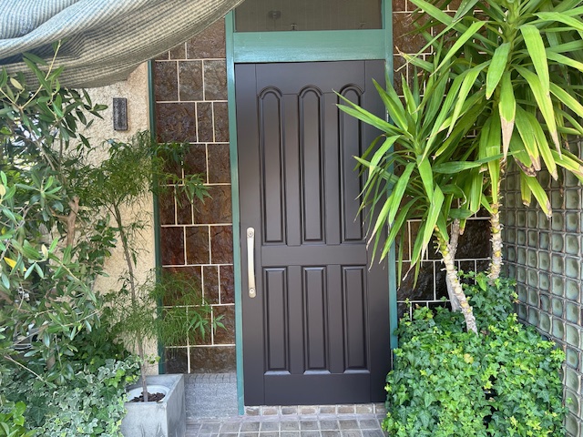 神奈川県大和市　木製玄関ドア塗装　